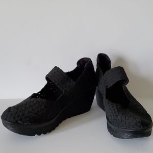 Black platform size  7 1/2 unknown brand
